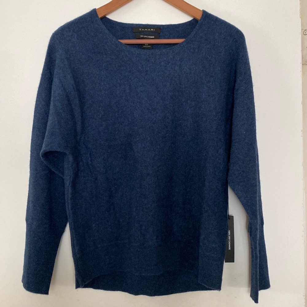 TAHARI 100% Cashmere Sweater BRAND NEW!